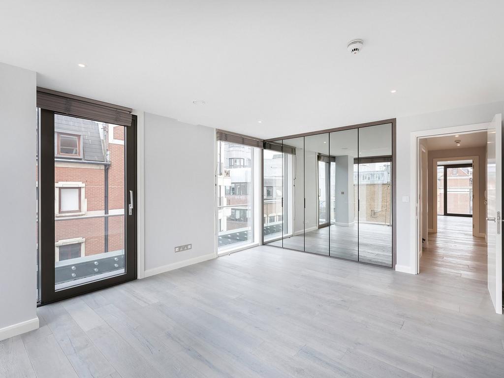 Stirling Court