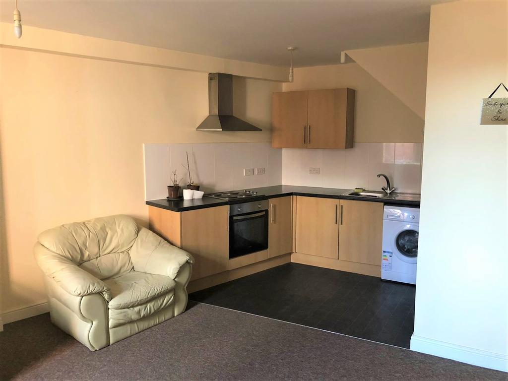 High Street, Erdington B23 2 bed flat £595 pcm (£137 pw)