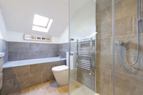 2 bedroom detached house to rent, Wilby Mews, London, W11