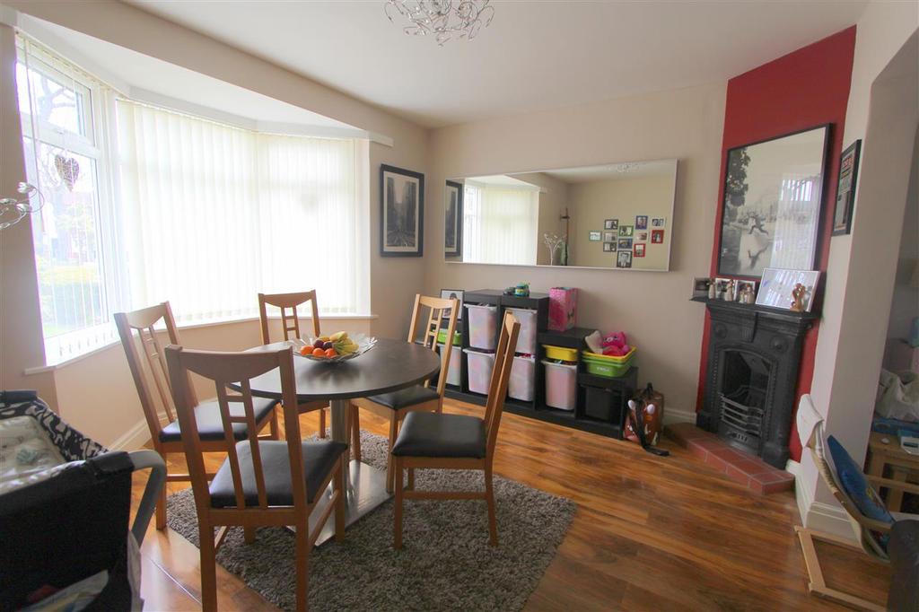 Queens Drive, Stoneycroft, Stonycroft, Liverpool 3 bed end of terrace