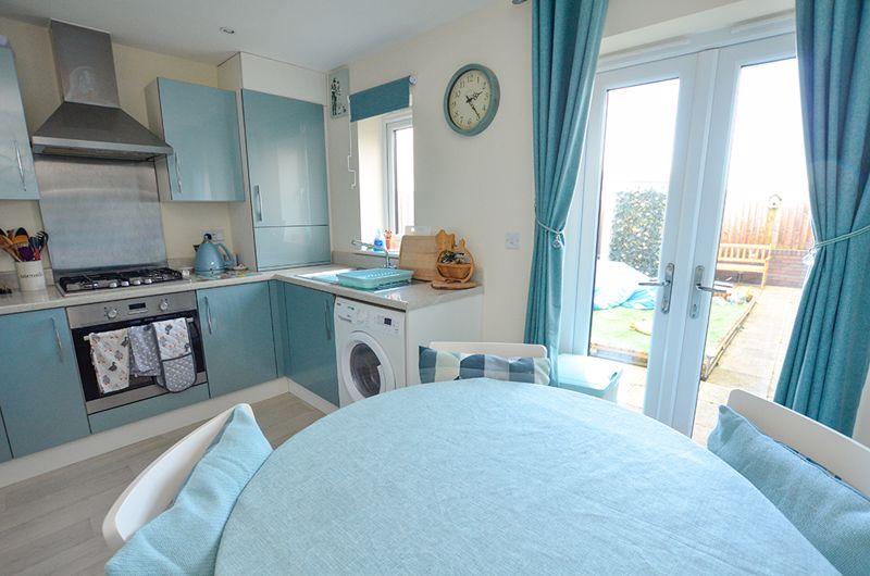 HOLLYHOCK WAY PAIGNTON 2 bed terraced house £180,000