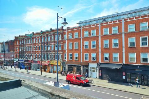 4 bedroom maisonette to rent, Stoke Newington Road, Stoke Newington N16