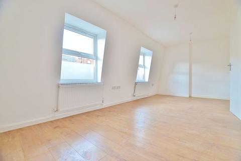 4 bedroom maisonette to rent, Stoke Newington Road, Stoke Newington N16