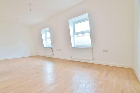 4 bedroom maisonette to rent, Stoke Newington Road, Stoke Newington N16