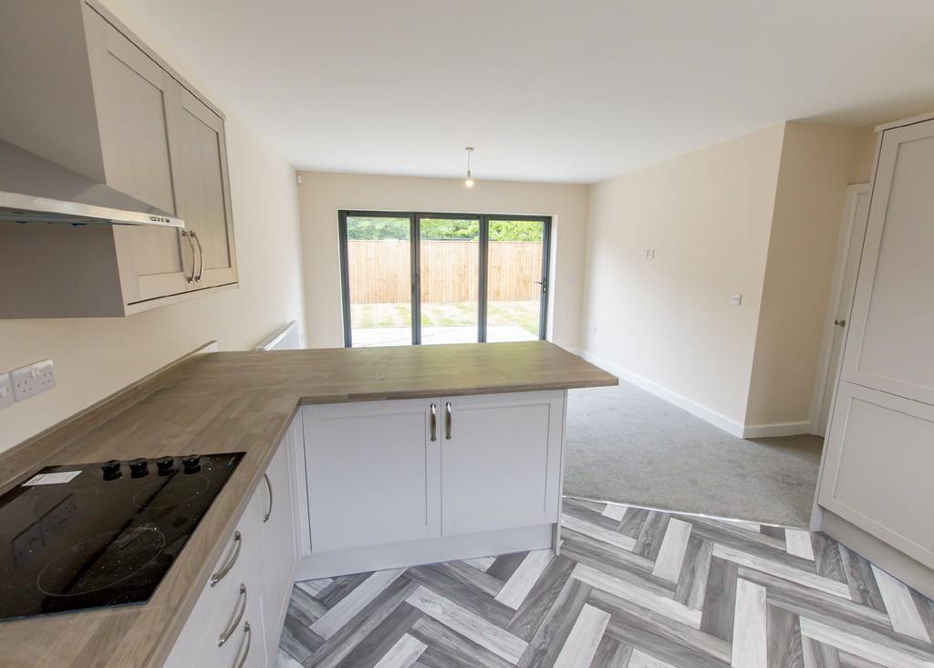 Smillie Road, New Rossington, Doncaster 3 bed detached bungalow £165,000