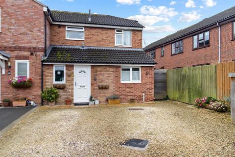 3 bedroom end of terrace house for sale, Russet Close, Ledbury