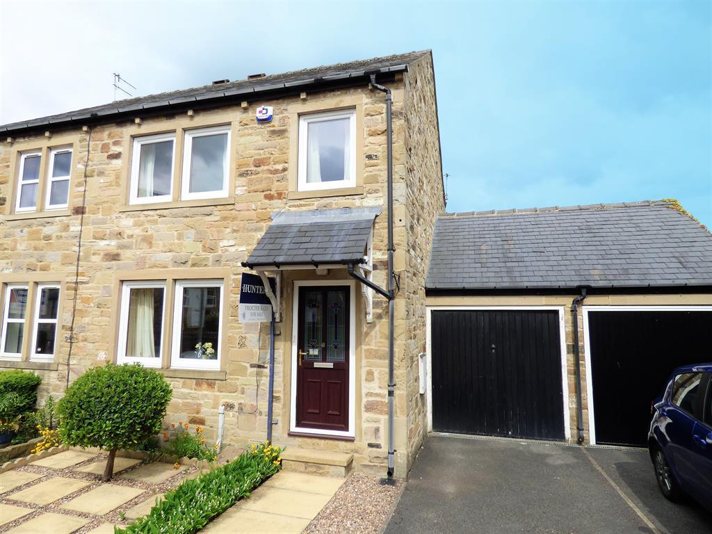 Birkdale Court, Low Utley 3 bed semidetached house £179,750
