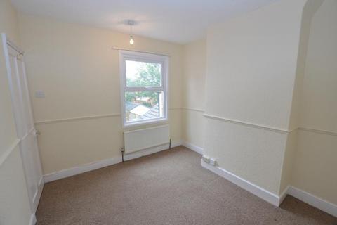 2 bedroom terraced house to rent, Queens Road, Wollaston, NN29