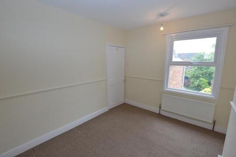 2 bedroom terraced house to rent, Queens Road, Wollaston, NN29
