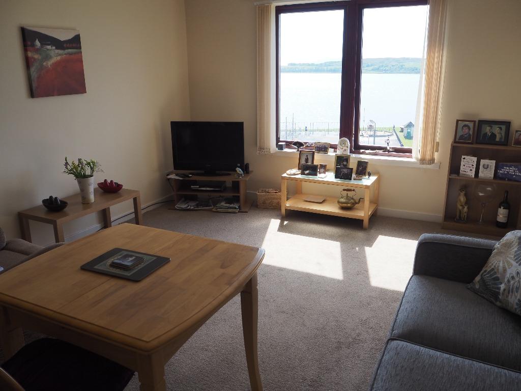 Kelburn Court, Largs, North Ayrshire, KA30 8HN 2 bed flat £575 pcm (£