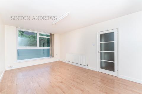 2 bedroom flat to rent, Langham Gardens, Ealing, W13