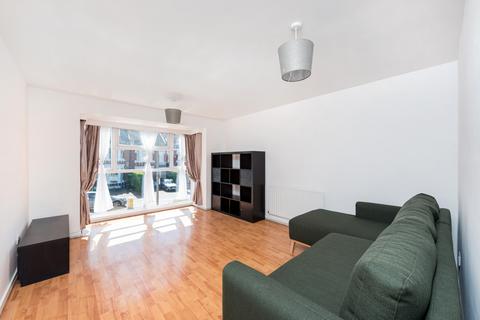 2 bedroom flat to rent, Dingwall Road, Earlsfield, SW18