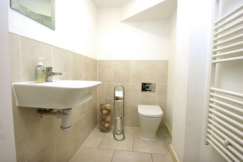 3 bedroom duplex to rent, Nelson Walk, London E3