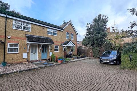 2 bedroom terraced house for sale - BUSCH CLOSE, ISLEWORTH