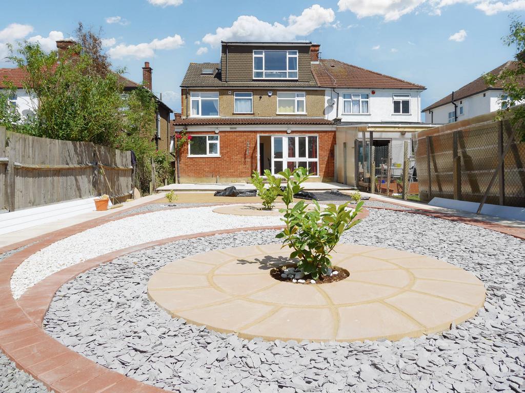 House in London - View 2