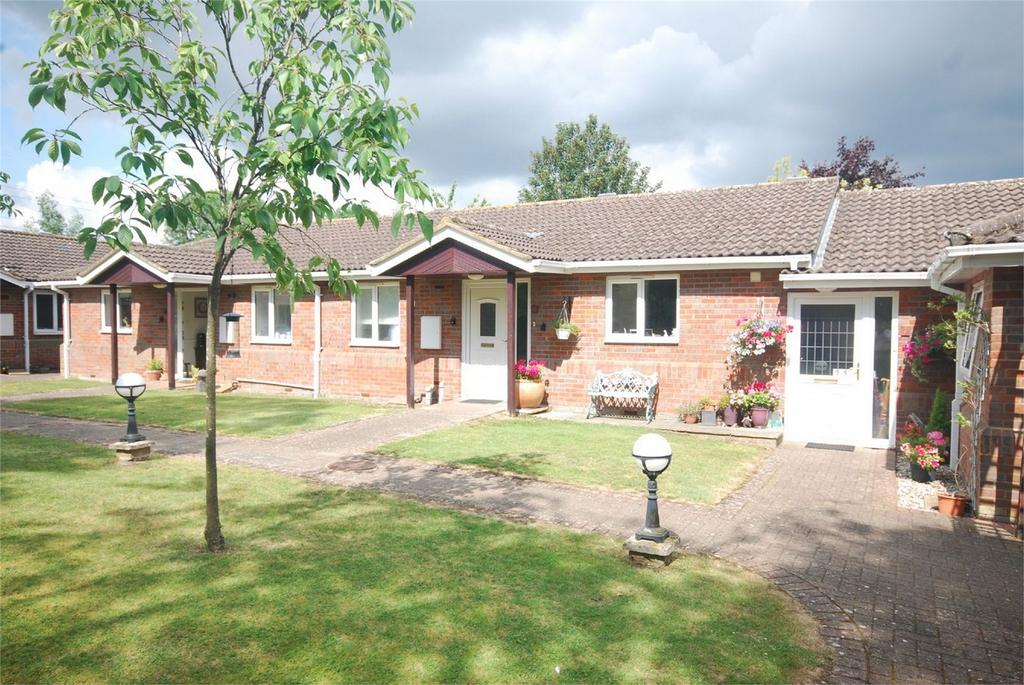 Dobbins Lane, Wendover, Buckinghamshire 2 bed terraced bungalow £340,000