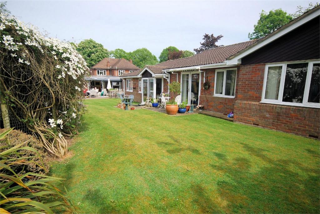 Dobbins Lane, Wendover, Buckinghamshire 2 bed terraced bungalow £340,000