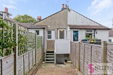 2 bedroom flat to rent, Bear Road, Brighton