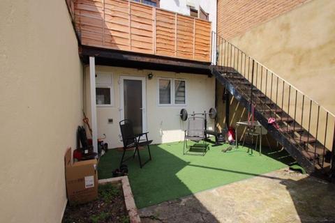 1 bedroom flat to rent, Roman Road, London E3