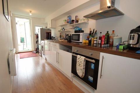 1 bedroom flat to rent, Roman Road, London E3