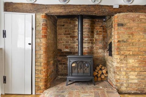 undefined, Thorpe, Surrey