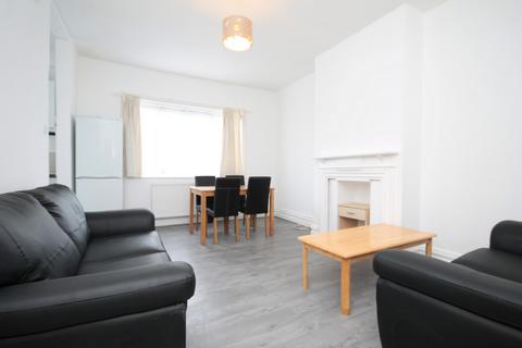 3 bedroom flat to rent, The Drive, Golders Green, NW11