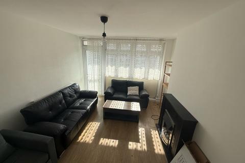 2 bedroom apartment to rent, Gorsefield House, London., London, E14