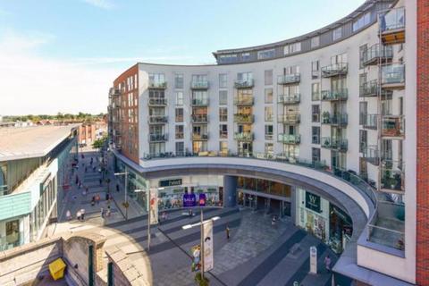 1 bedroom flat to rent, The Heart, Walton-on-Thames