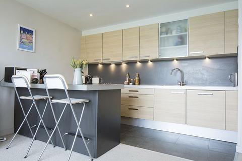 1 bedroom flat to rent, The Heart, Walton-on-Thames