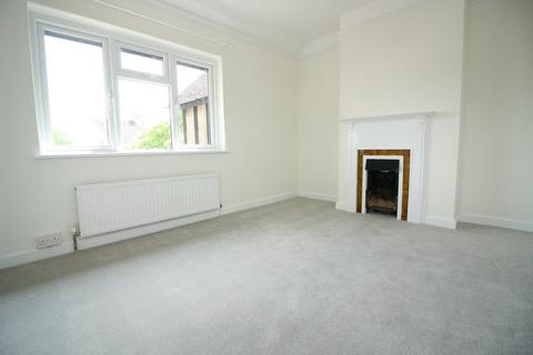 2 bedroom semi-detached house to rent, Ifold Road, Redhill