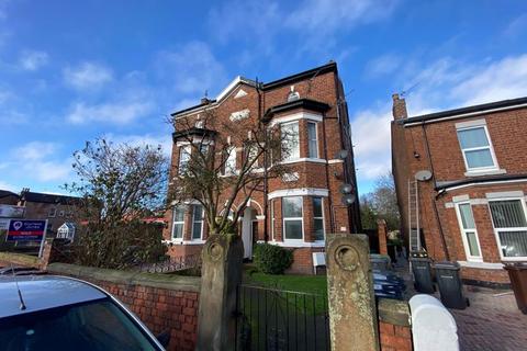 2 bedroom apartment to rent, Cemetery Road, Southport PR8