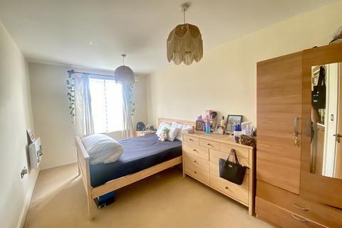 undefined, Spacious 2 Bedroom Apartment - Stratford, E15