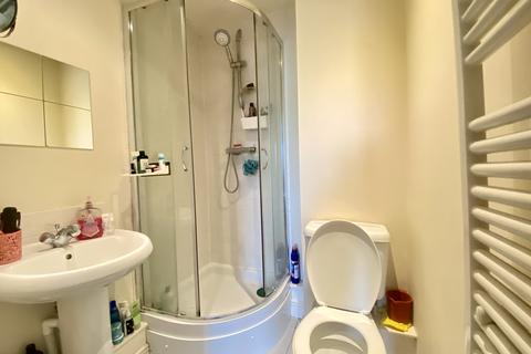 undefined, Spacious 2 Bedroom Apartment - Stratford, E15