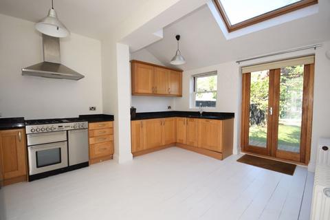 4 bedroom end of terrace house to rent, Haydon Park Road, London SW19