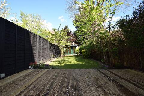4 bedroom end of terrace house to rent, Haydon Park Road, London SW19