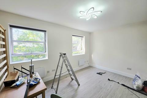 Studio to rent, Wren View, Hornsey Lane, Highgate, N6
