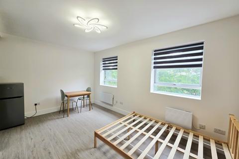 Studio to rent, Wren View, Hornsey Lane, Highgate, N6