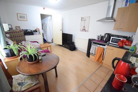 1 bedroom ground floor flat to rent, Newport Road, Cardiff