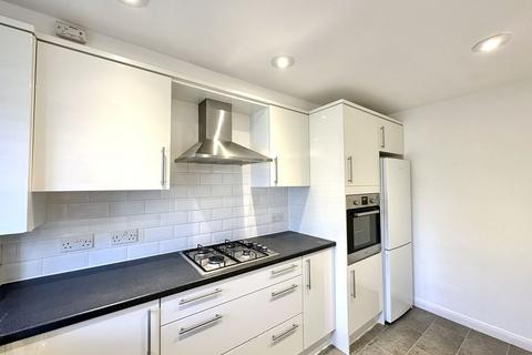3 bedroom semi-detached house to rent, Epsom