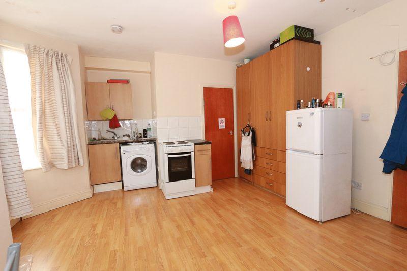 Apartment in London - View 2