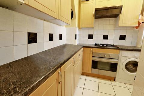 3 bedroom flat to rent, Frazier Street, Waterloo SE1