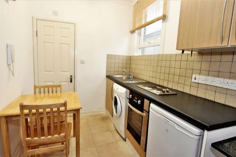 Studio to rent, Ruskin Road,  Tottenham N17