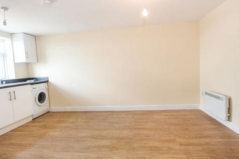 2 bedroom flat to rent, Cricklewood Lane, London