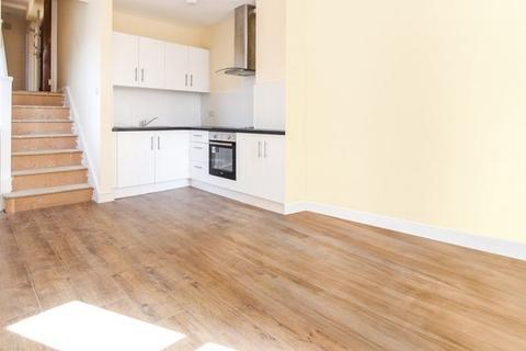 4 bedroom flat to rent, High Street, Hornsey N8