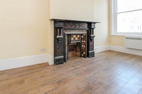4 bedroom flat to rent, High Street, Hornsey N8