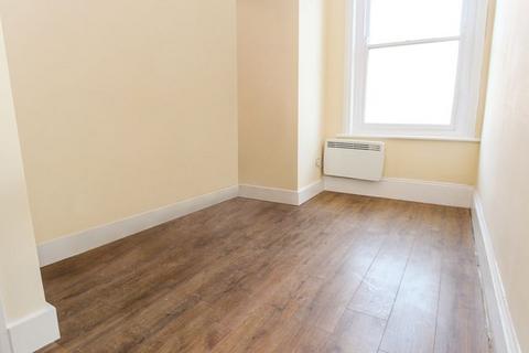 4 bedroom flat to rent, High Street, Hornsey N8
