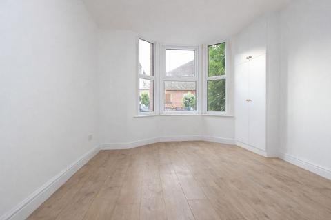 2 bedroom flat to rent, Hermitage Road (GF), Manor House