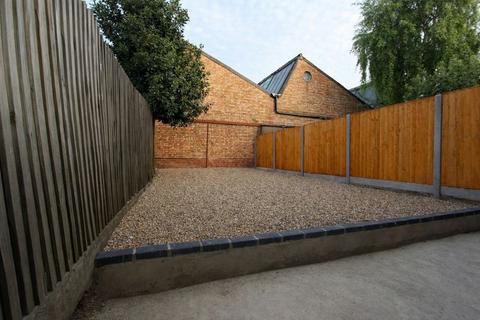 2 bedroom flat to rent, Hermitage Road (GF), Manor House