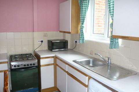 2 bedroom house to rent, Central Feltham, Feltham