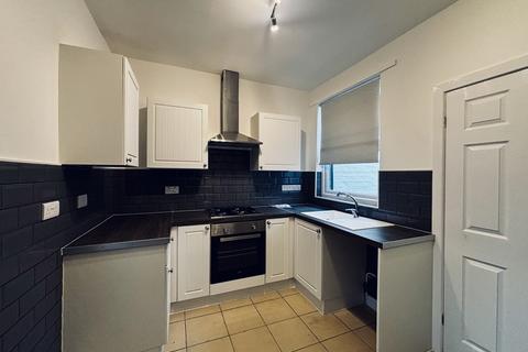 2 bedroom terraced house to rent, Vernon Street, Fingerpost